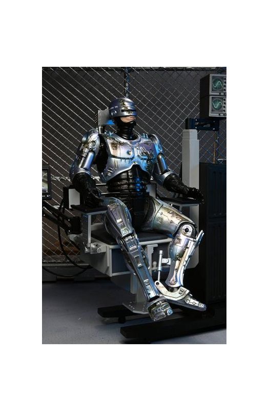 RoboCop figurine Ultimate Battle Damaged RoboCop with Chair 18 cm