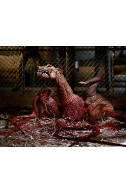 The Thing figurine Thing Dog Creature Ultimate Deluxe 18 cm